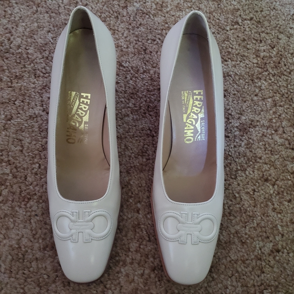 Salvatore Ferragamo Biege Heels 8.5